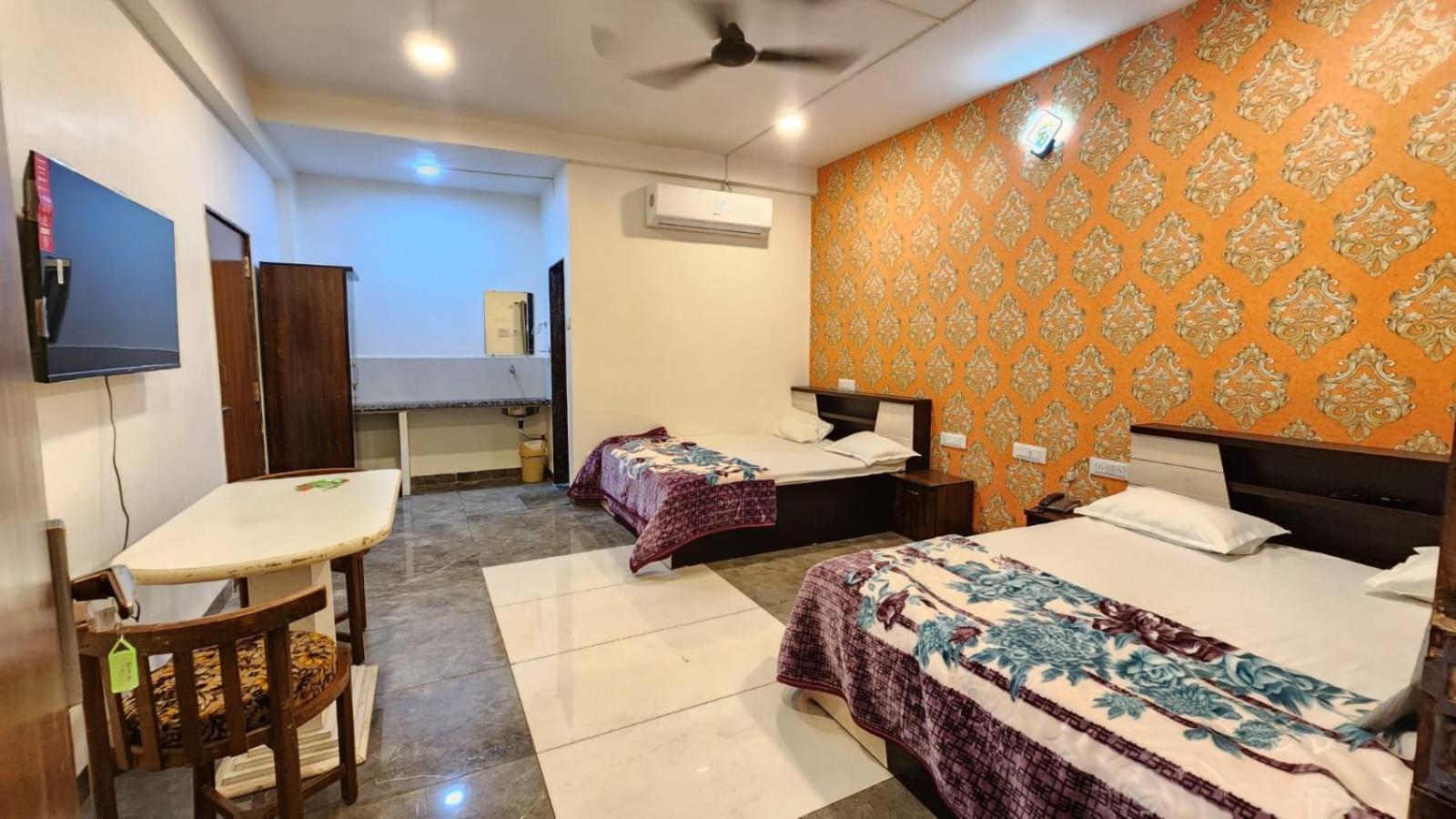 Bombay Darbar Hotel Simrol Exterior foto